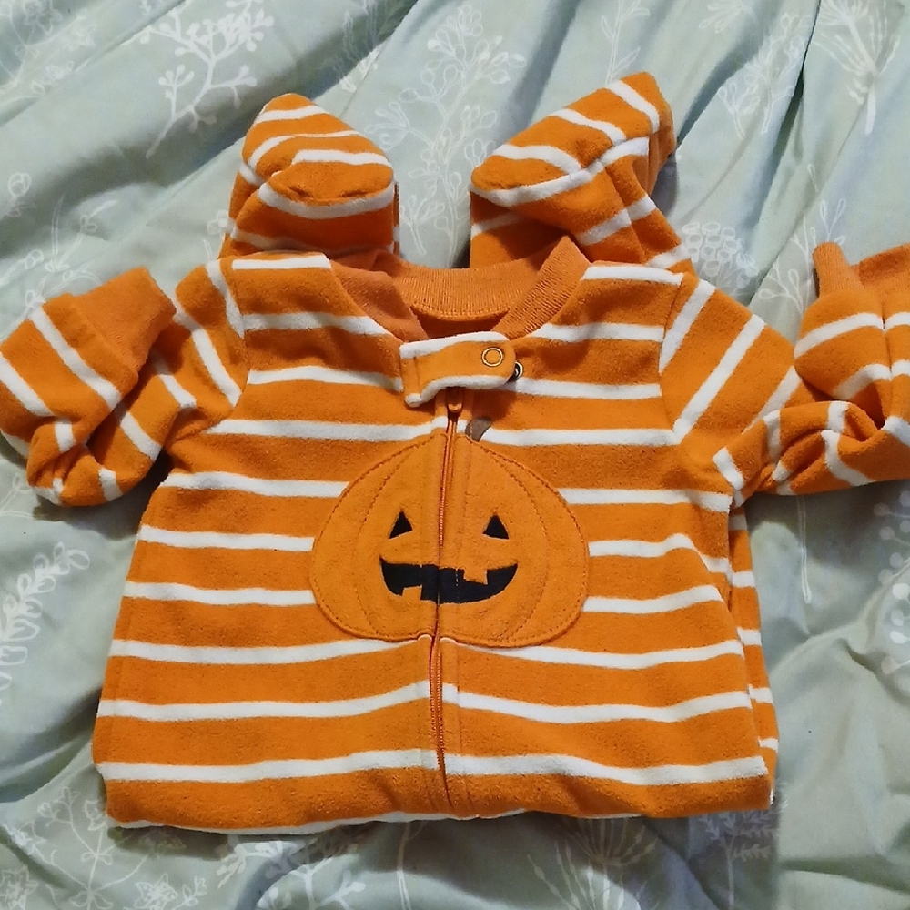 Carter's Unisex Pumpkin Sleep Onesie With Feet 6m